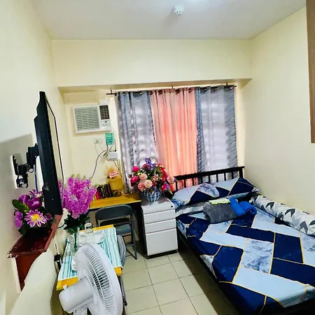 Urban Deca Mandaluyong Suite